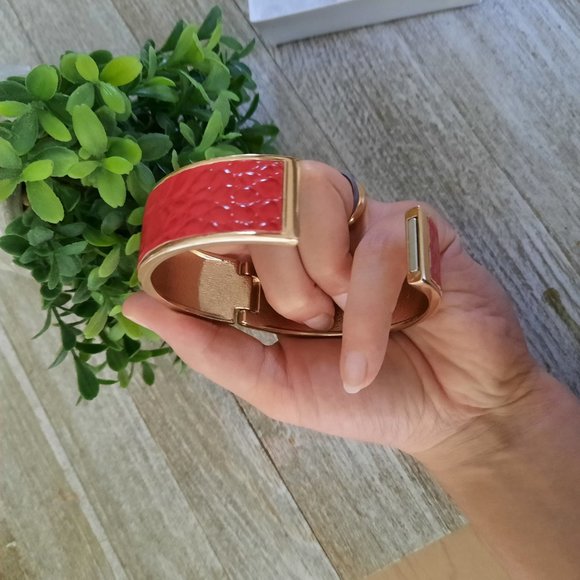 Daniela Swaebe Crimson Red Crocodile Inlay Wide Hinge Bangle - Goldtone, New! - Picture 4 of 16